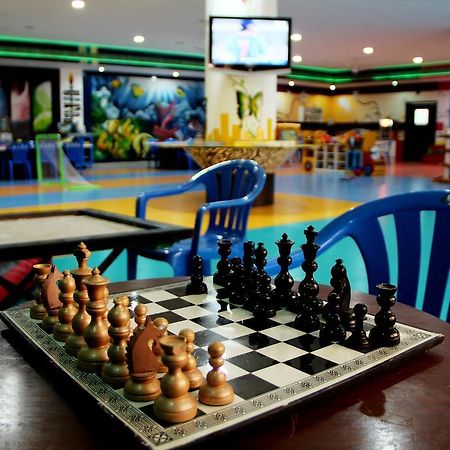Отель Leonia Holistic Destination Shamirpet Экстерьер фото